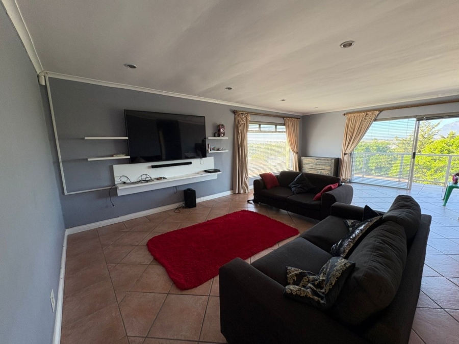 4 Bedroom Property for Sale in Flamingo Vlei Western Cape